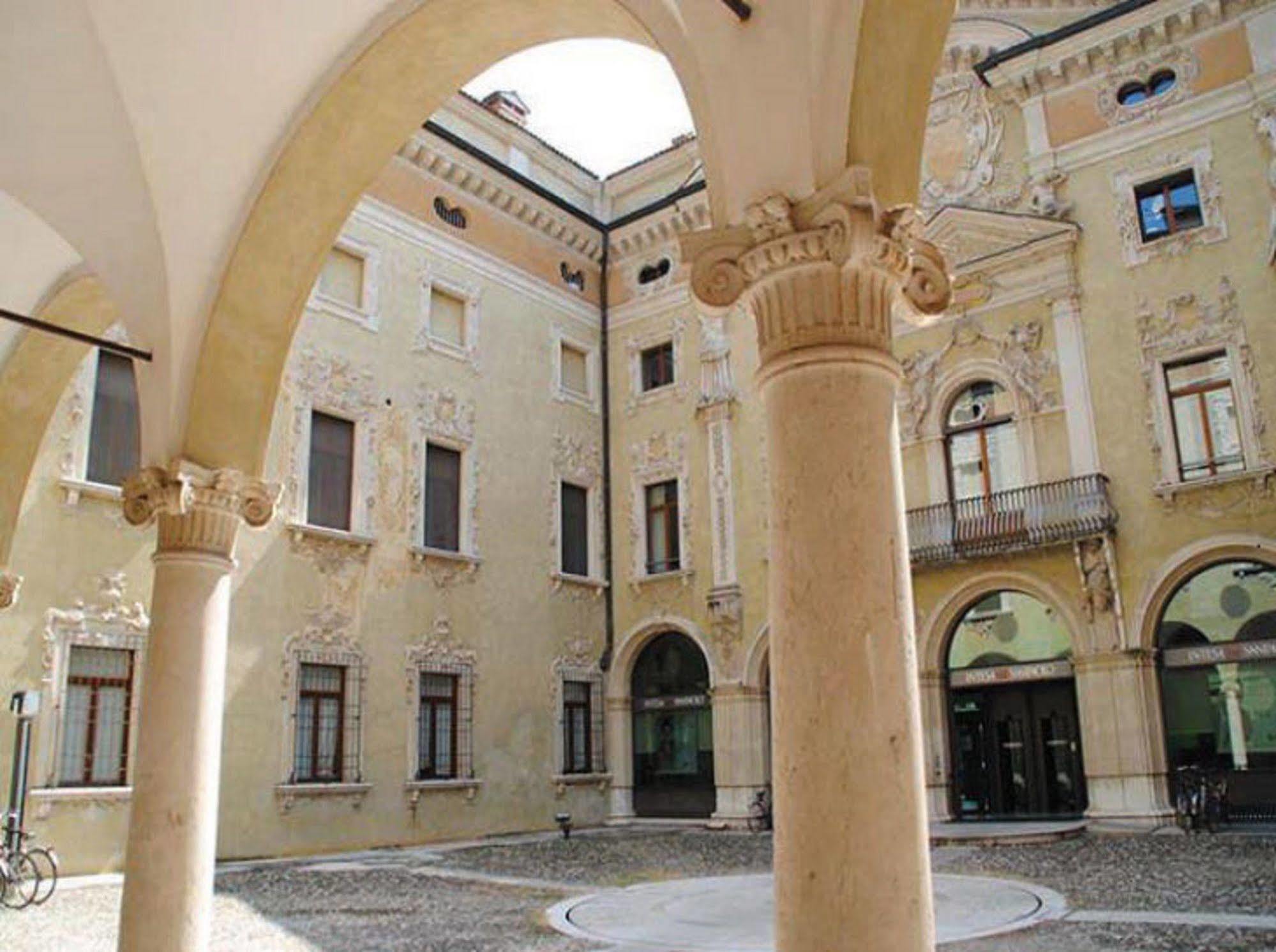 Hotel Casa Museo Palazzo Valenti Gonzaga Mantua Exterior foto